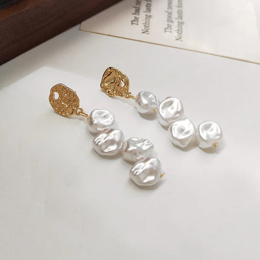 Pearl Dangle Earrings 